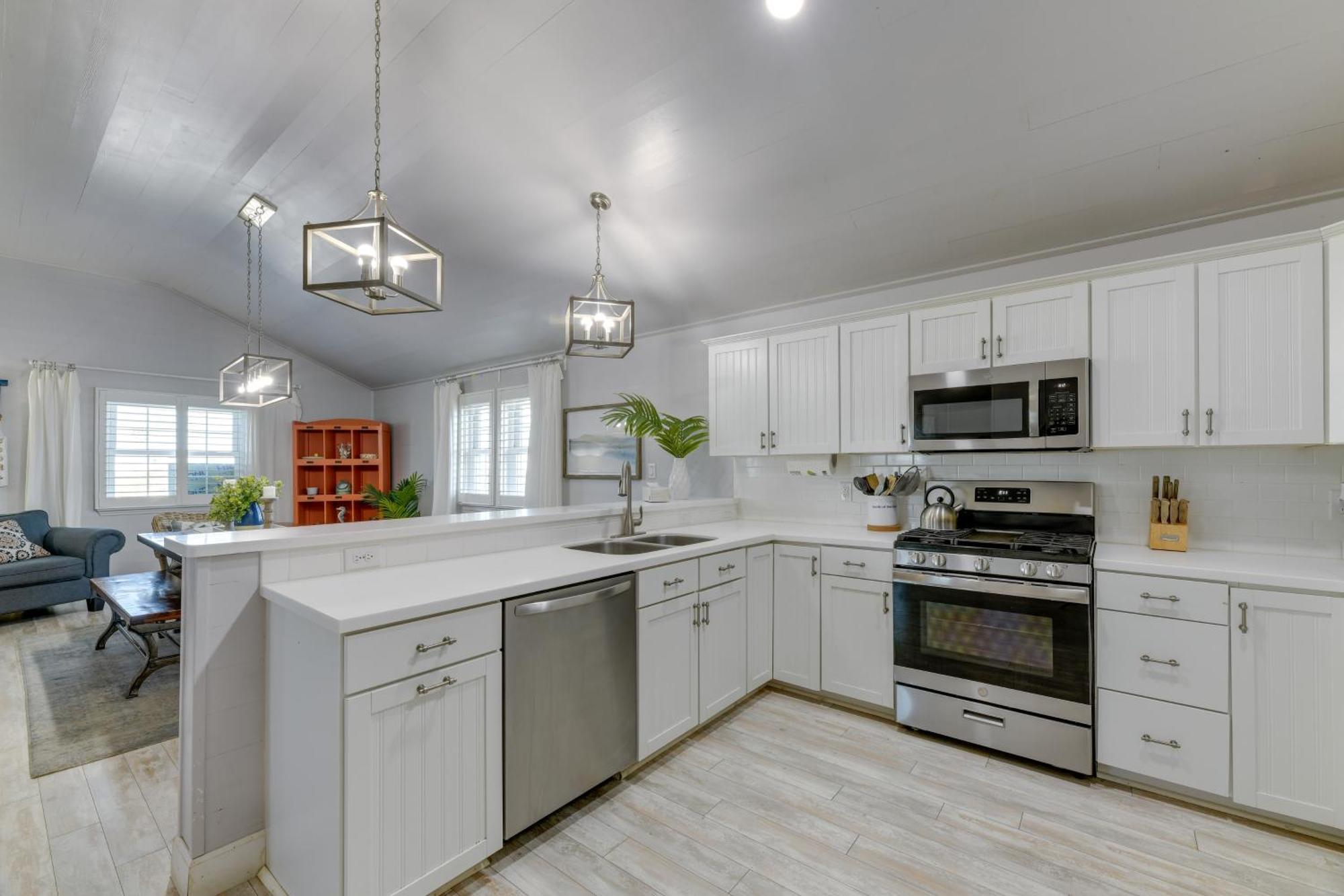 Trendy Port Aransas Home With Private Pool And Deck! Exterior photo